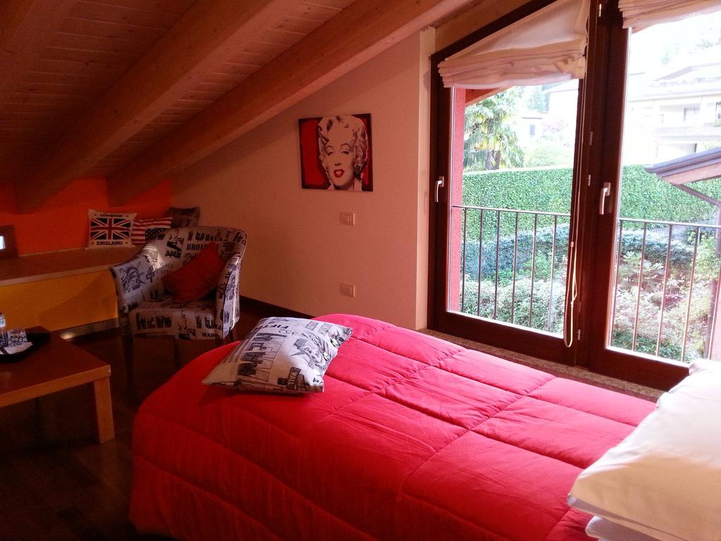 B&B Douglas House Варезе Экстерьер фото