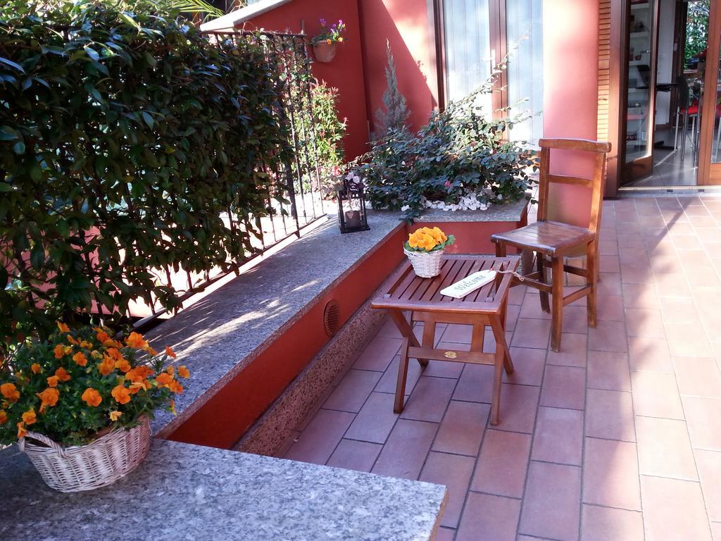 B&B Douglas House Варезе Экстерьер фото